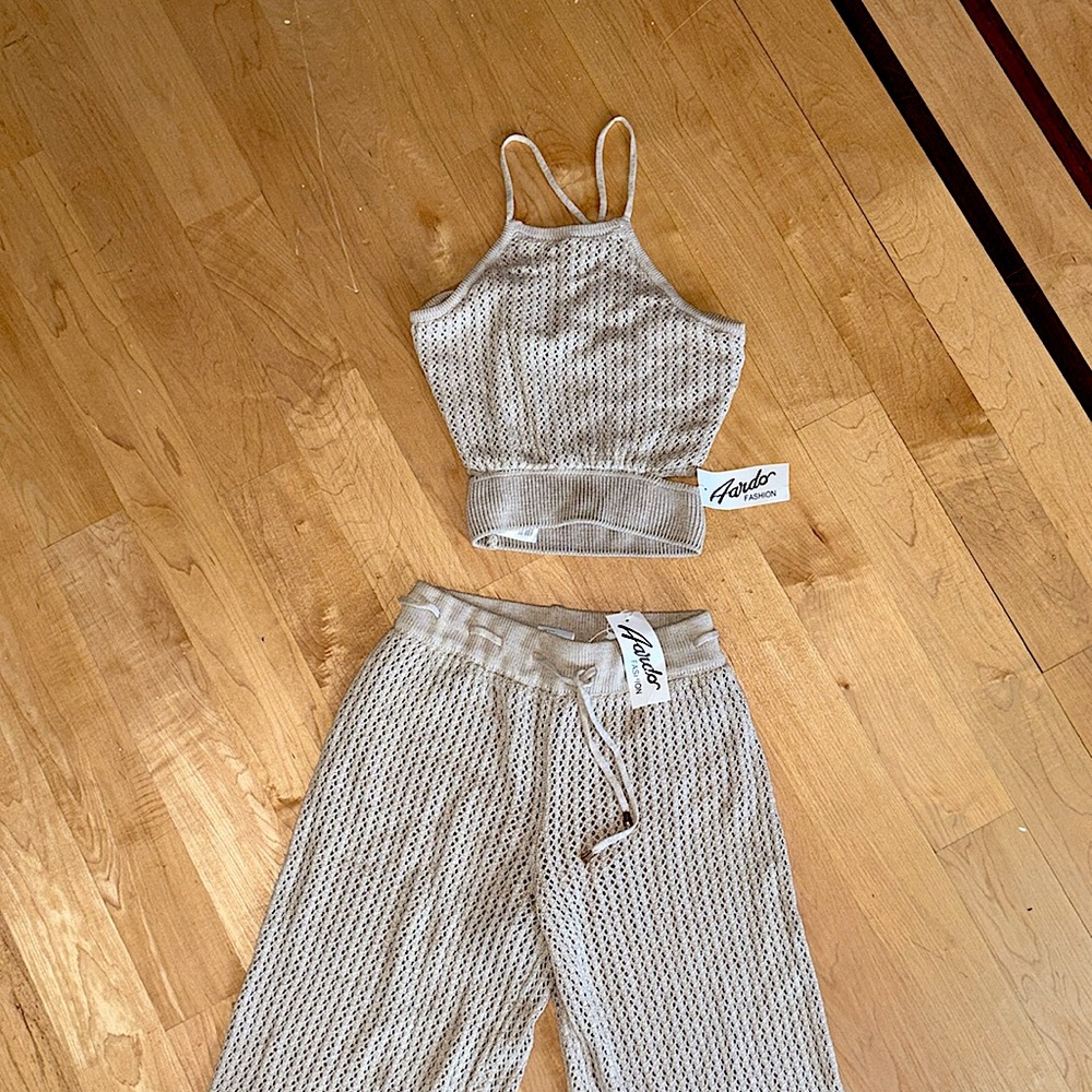 Beige/Tan Knit Set